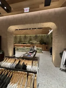 Aritzia Michigan Ave