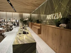 Aritzia Michigan Ave