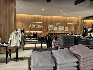 Aritzia